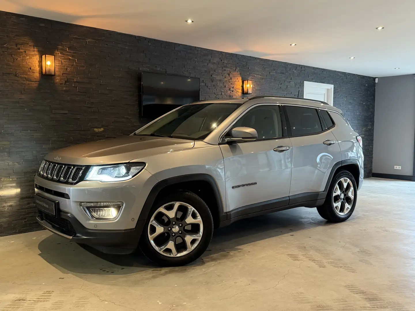 Jeep Compass 1.4 MultiAir Limited Bj: 2019 / Panoramadak Grijs - 1