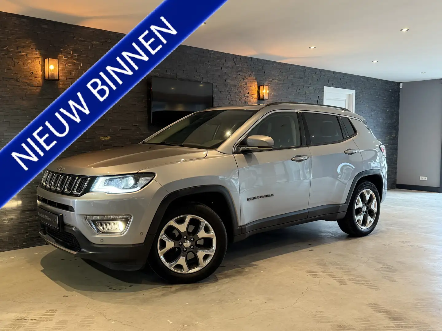 Jeep Compass 1.4 MultiAir Limited Bj: 2019 / Panoramadak Grau - 1