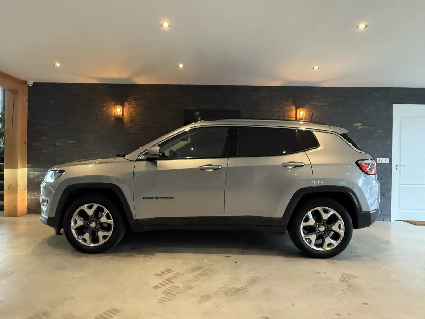 Jeep Compass 1.4 MultiAir Limited Bj: 2019 / Panoramadak Grau - 2
