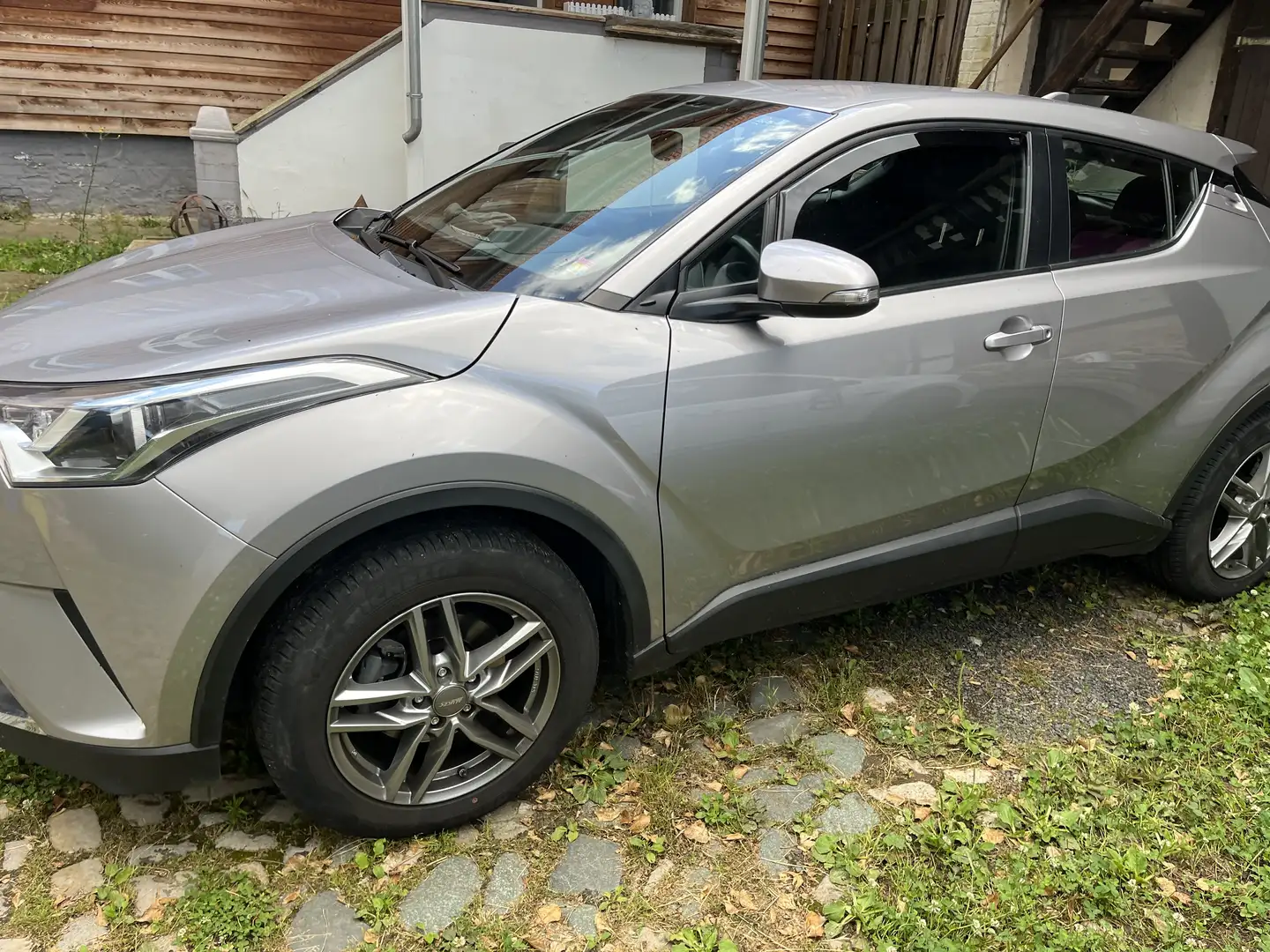 Toyota C-HR Flow Grau - 1