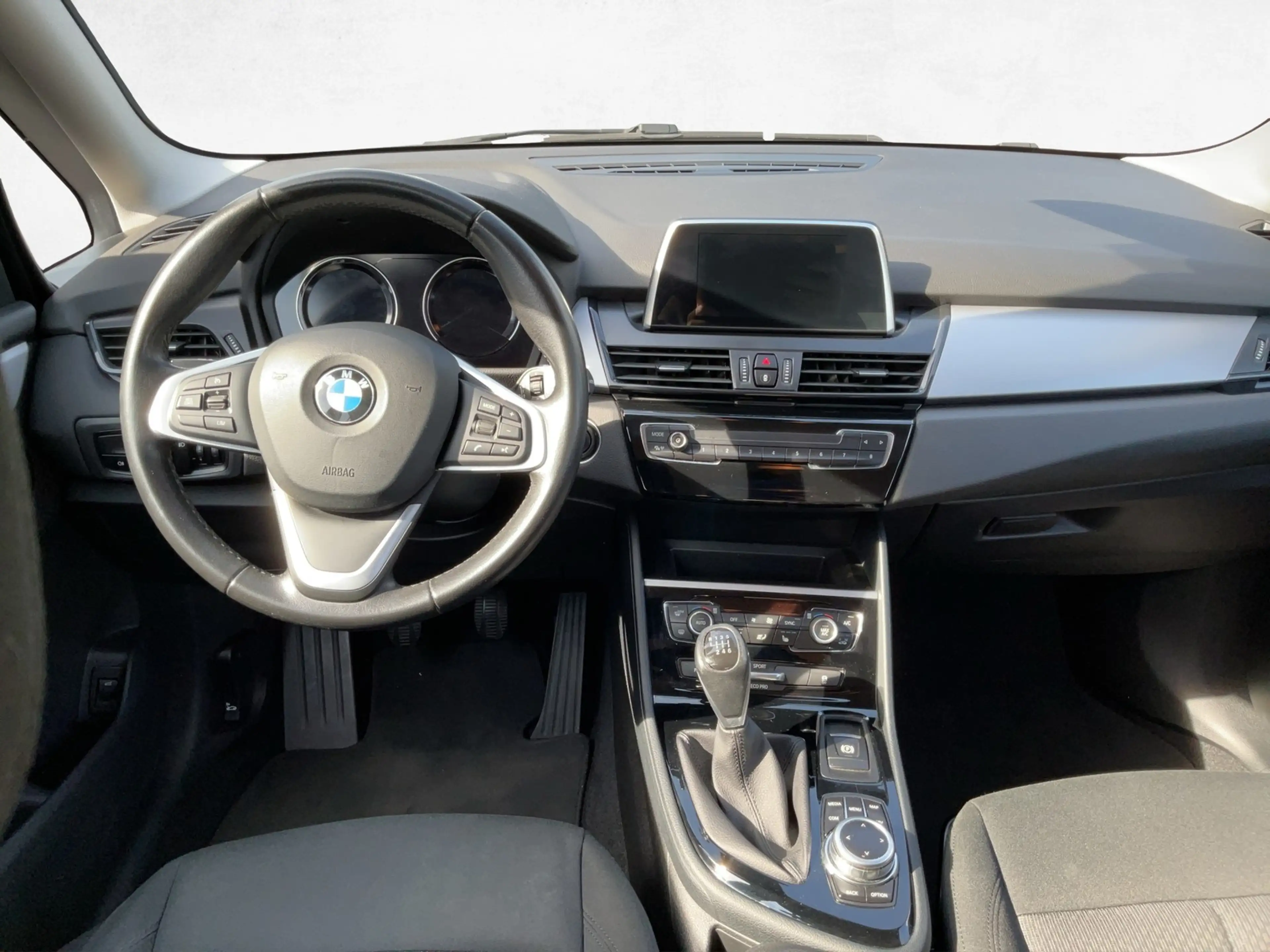 BMW 216 i 6-Gang /Navi/LED — photo 11