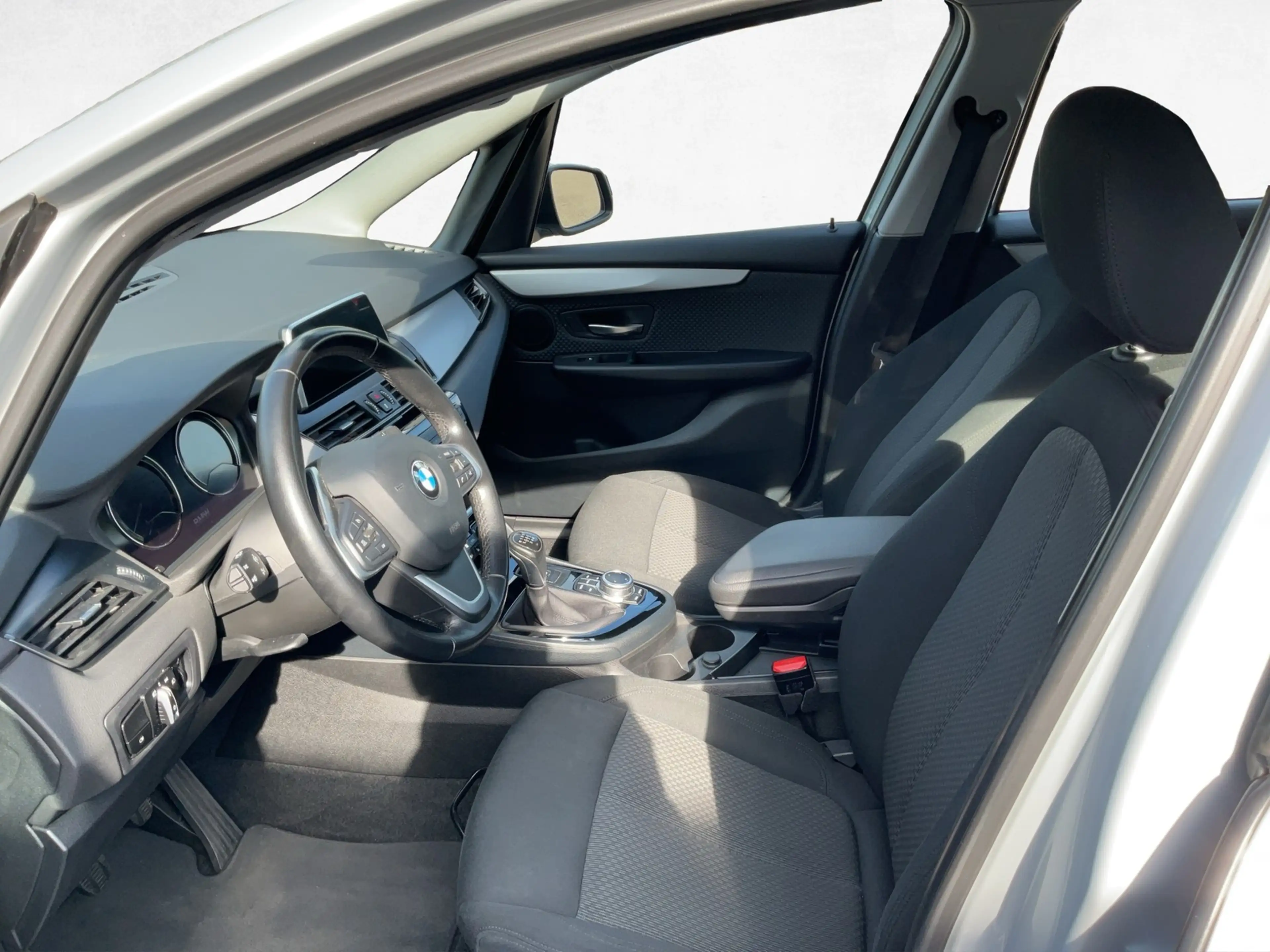 BMW 216 i 6-Gang /Navi/LED — photo 8