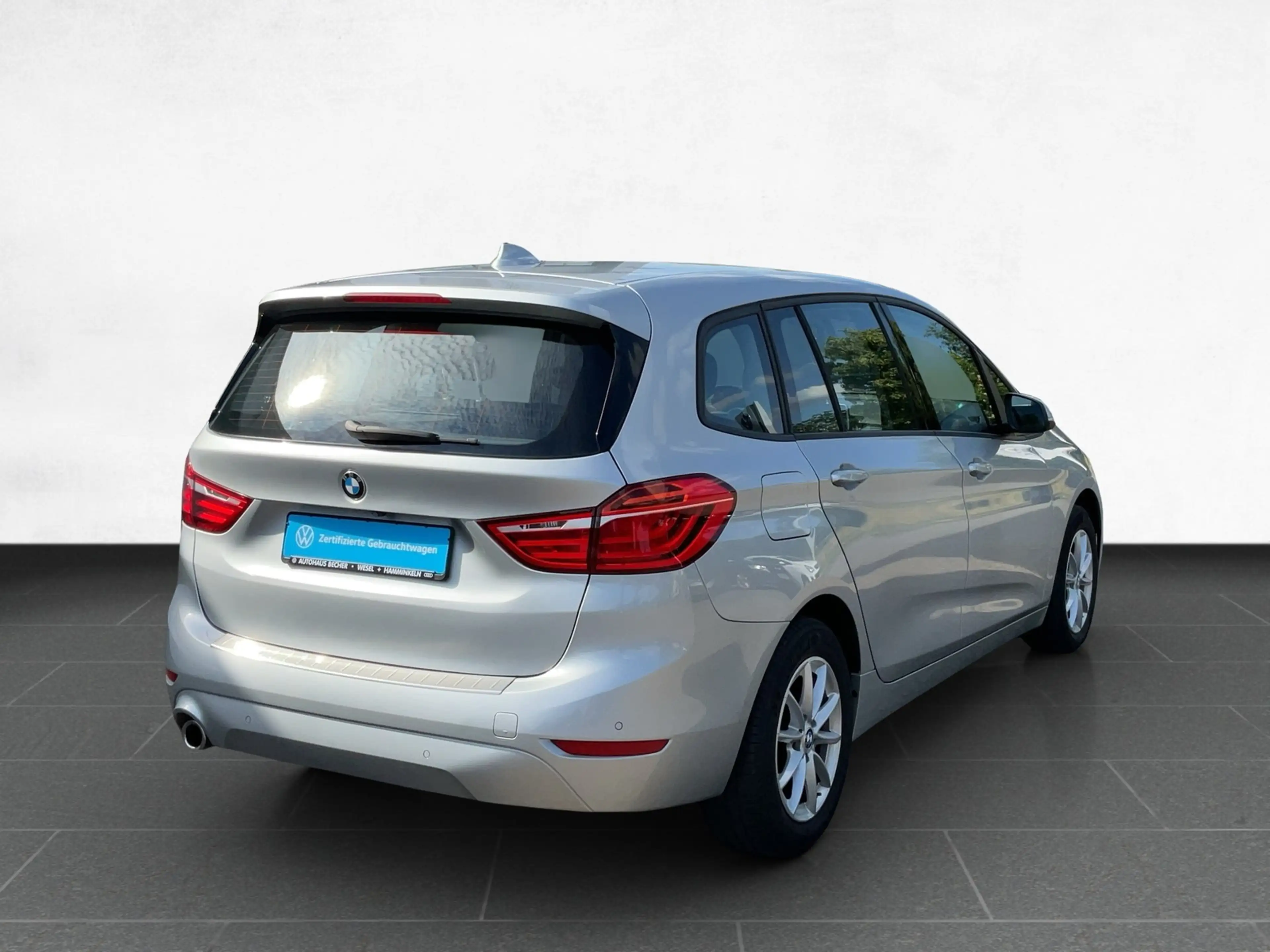 BMW 216 i 6-Gang /Navi/LED — photo 4