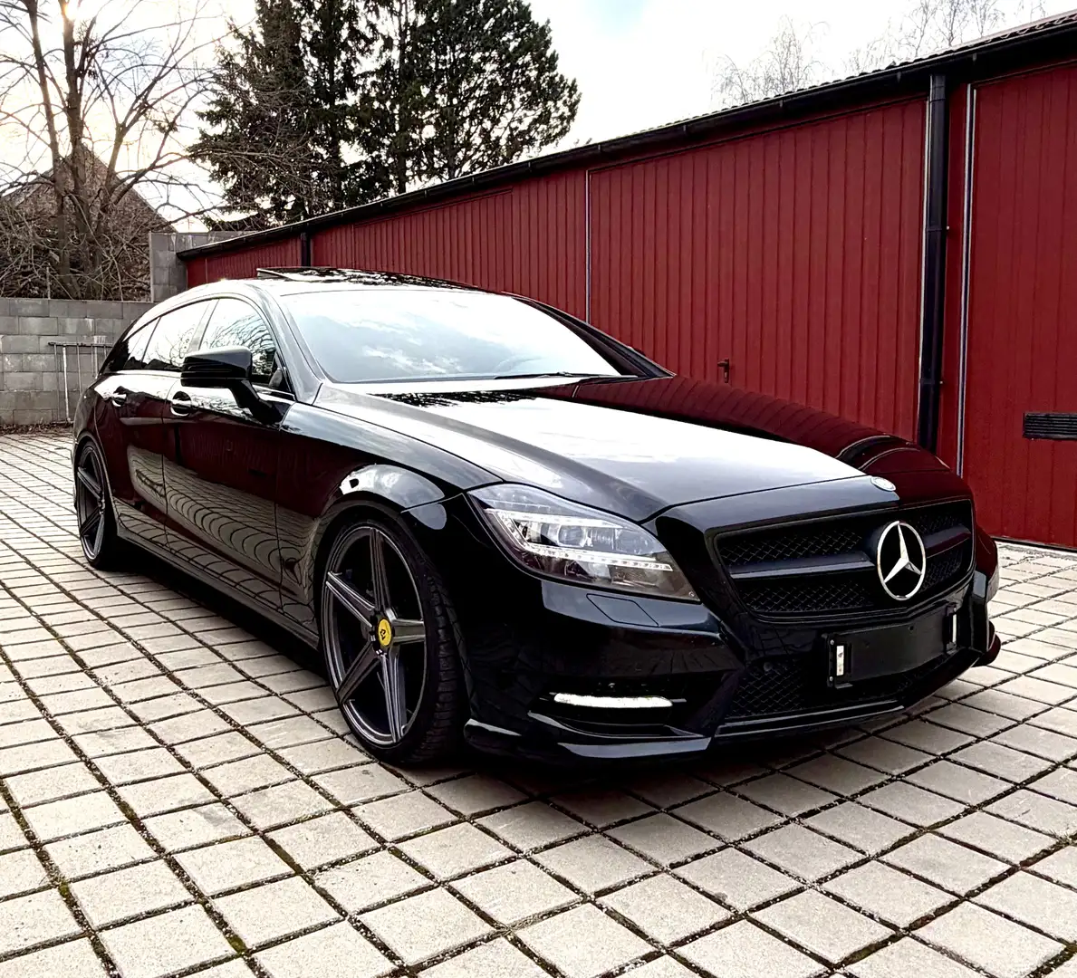 Mercedes-Benz CLS 350 Shooting Brake CDI DPF BlueEFFICIENCY 7G-T Schwarz - 2