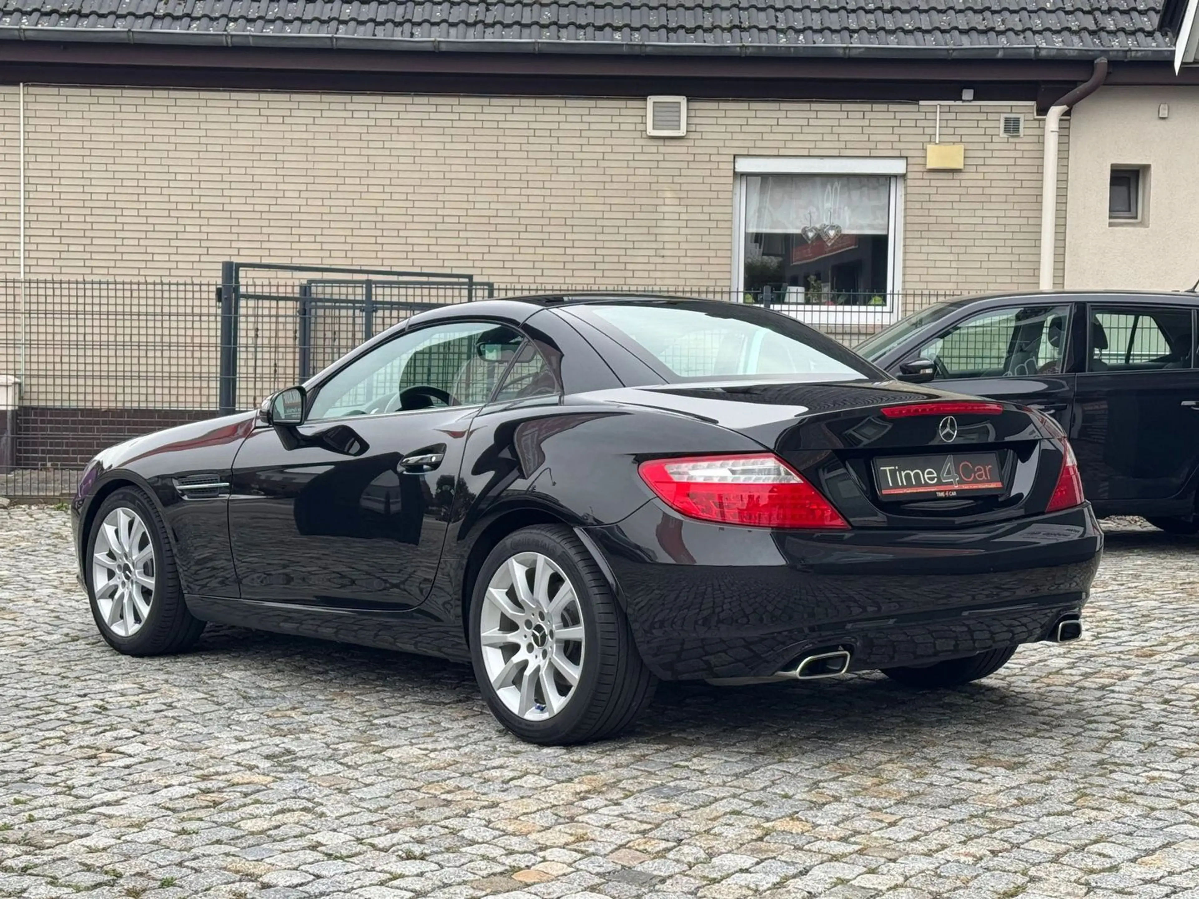 Mercedes-Benz SLK 200 Airscarf Sitzheizung Leder LED Navi Tempomat — photo 6