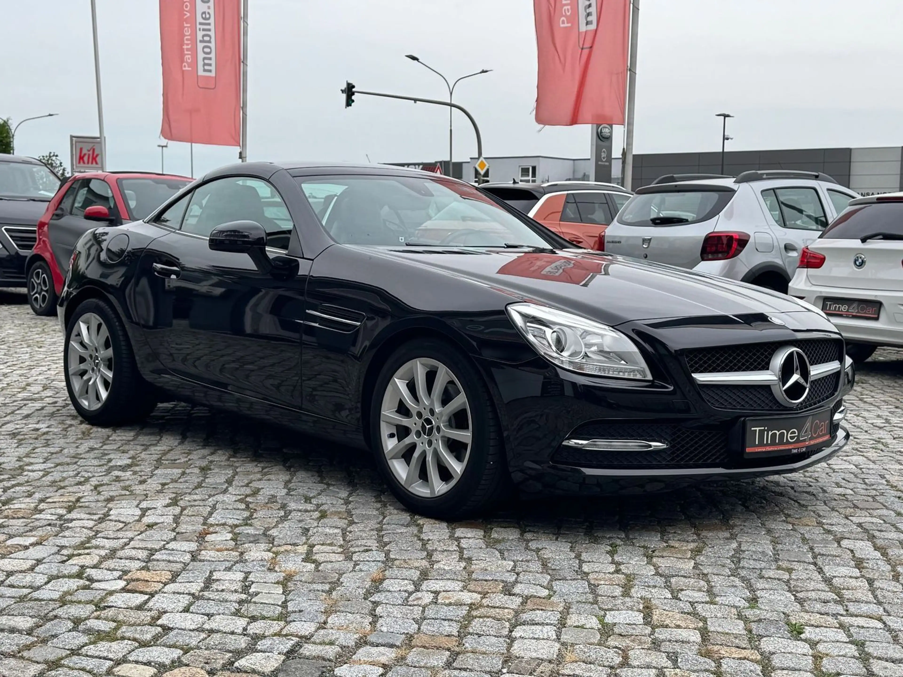 Mercedes-Benz SLK 200 Airscarf Sitzheizung Leder LED Navi Tempomat — photo 12