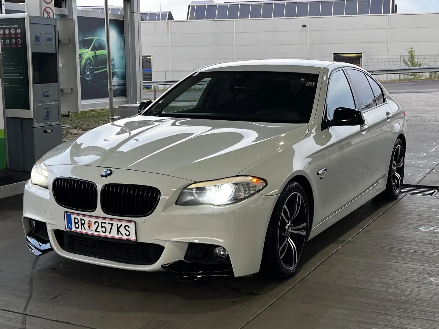 BMW 520 520d Sport-Aut. - 1