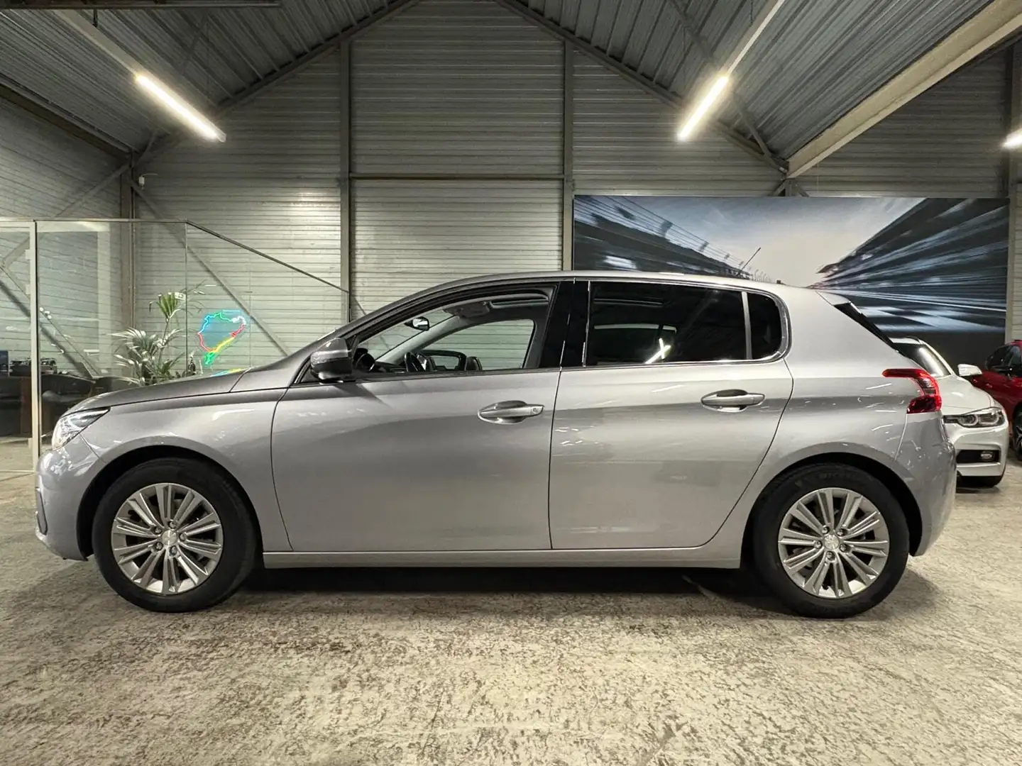 Peugeot 308 1.2 PT Blue Lease Premium 131pk | Pano | Trekhaak Grau - 2