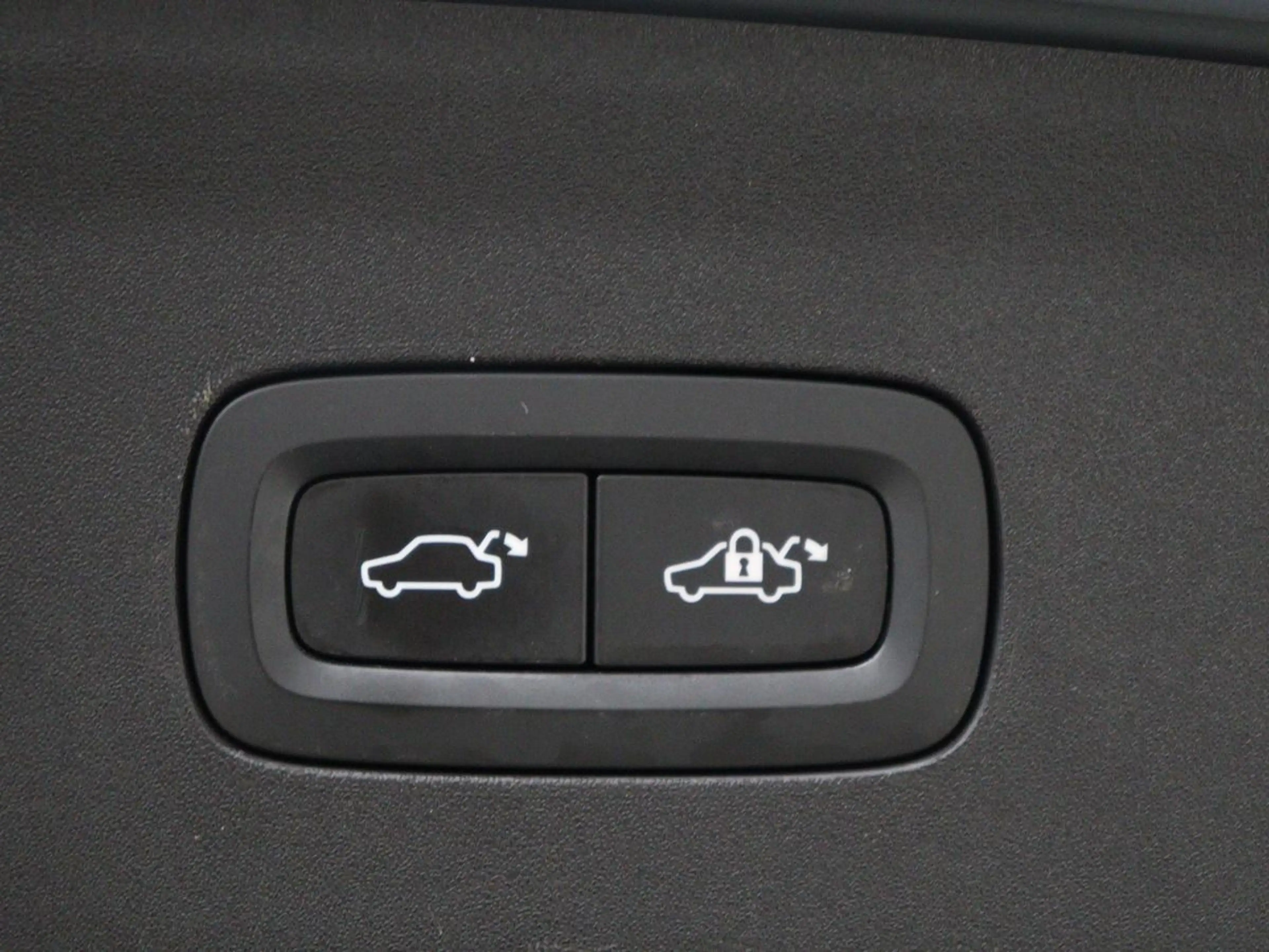 Polestar 2 Long Range Dual Motor Launch Edition 78kWh | SOH 9 — photo 12