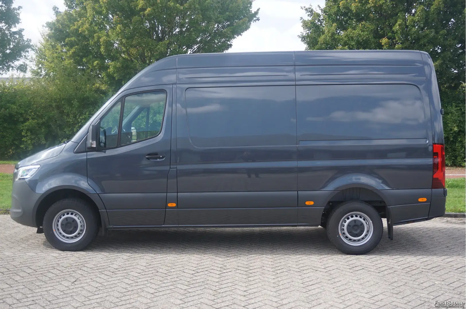 Mercedes-Benz Sprinter 317CDI Pro L2H2 BPM VRIJ!! 10.25" Mbux Cam, Gev. S Gris - 2