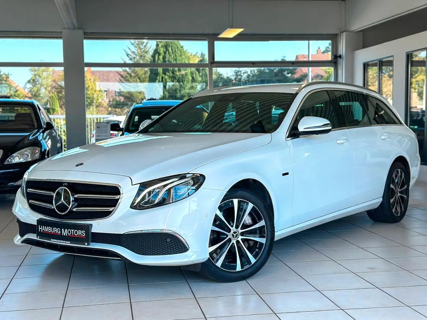 Mercedes-Benz E 300 de T 9G-Tronic Avantgarde Standheiz/360° Weiß - 2