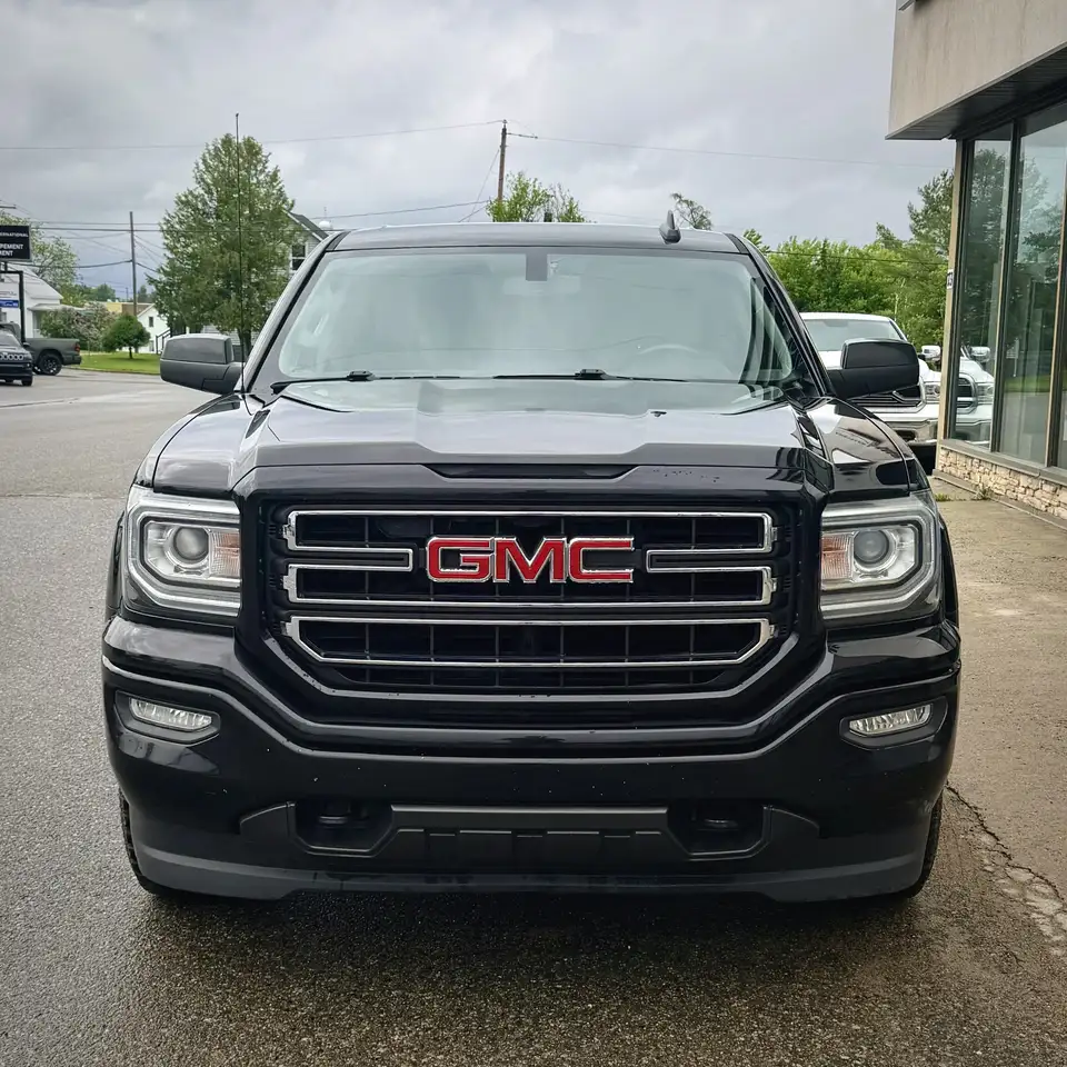 GMC Sierra 1500 photo GMC Sierra 1500