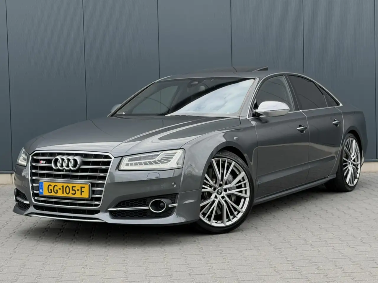 Audi S8