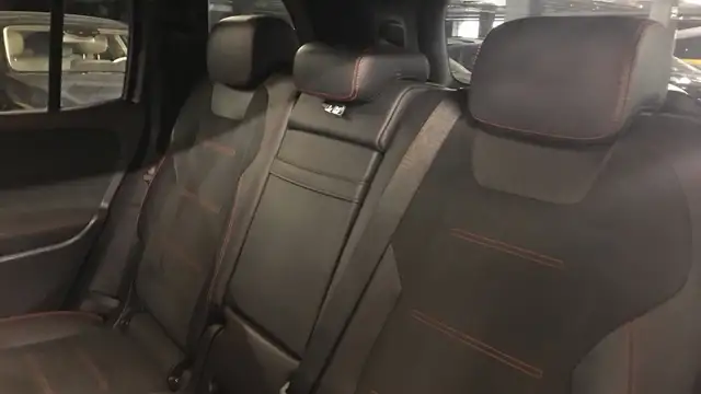 Mercedes-Benz C-Class view 11