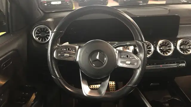 Mercedes-Benz C-Class view 9
