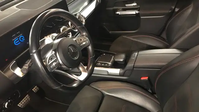 Mercedes-Benz C-Class view 6