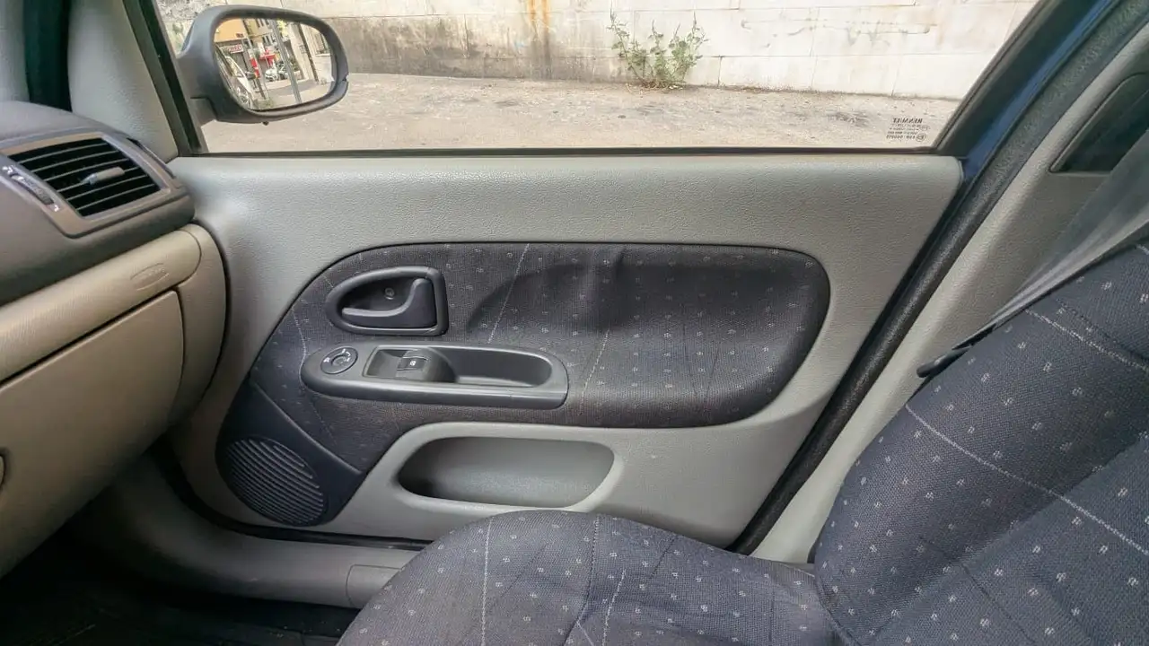Renault Clio 5p 1.6 RXE c/abs, foto 7
