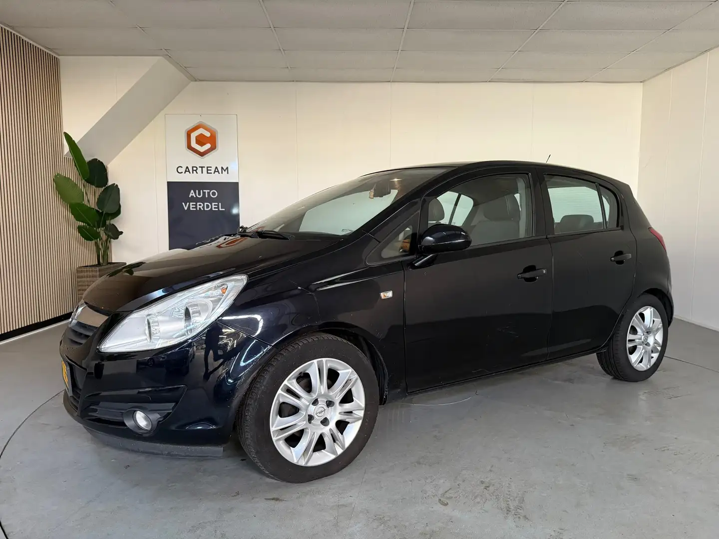 Opel Corsa 1.4-16V Cosmo Airco, LMV Noir - 1