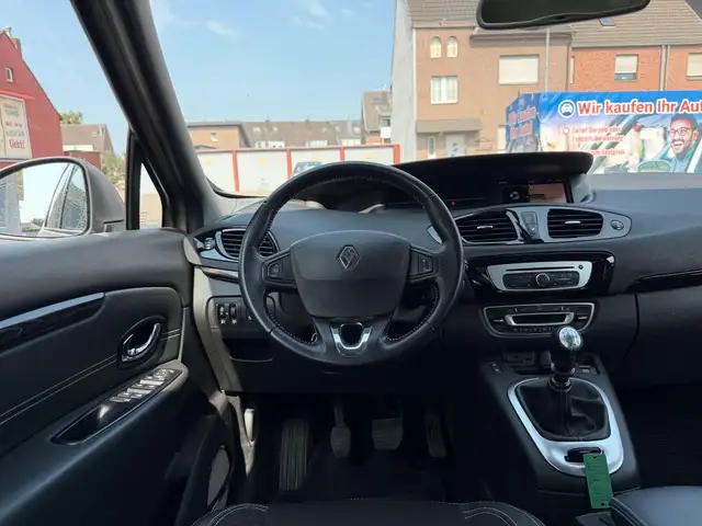 Renault Grand Scenic view 12