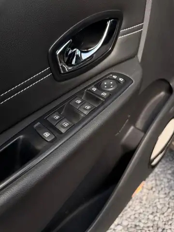 Renault Grand Scenic view 24