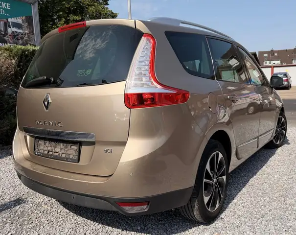 Renault Grand Scenic view 6