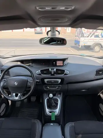 Renault Grand Scenic view 14