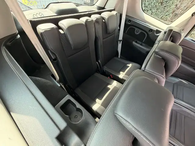 Renault Grand Scenic view 19