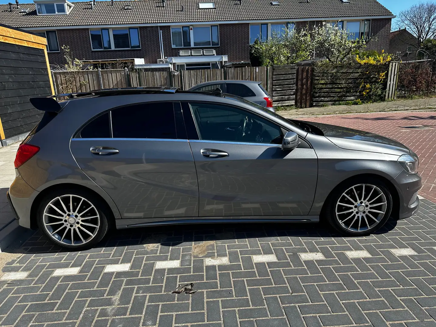 Mercedes-Benz A 180 A+180+Ambition Grijs - 2