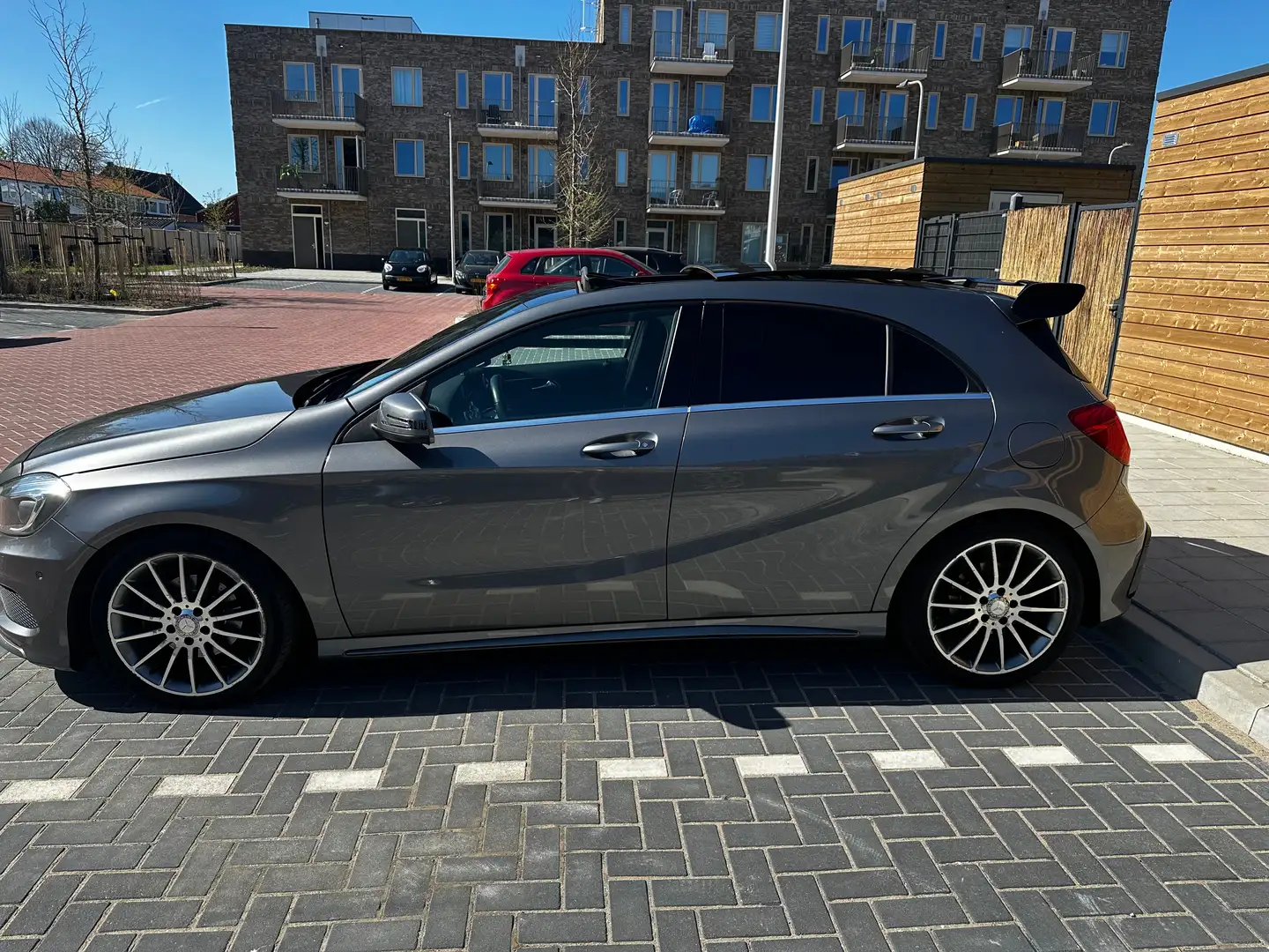 Mercedes-Benz A 180 A+180+Ambition Grijs - 1