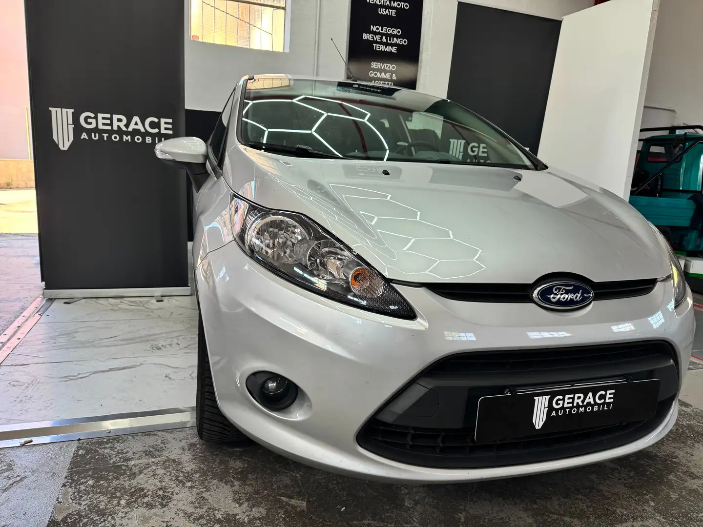 Ford Fiesta Fiesta VI 2008 3p 1.4 tdci Titanium c/esp E5 Argento - 2