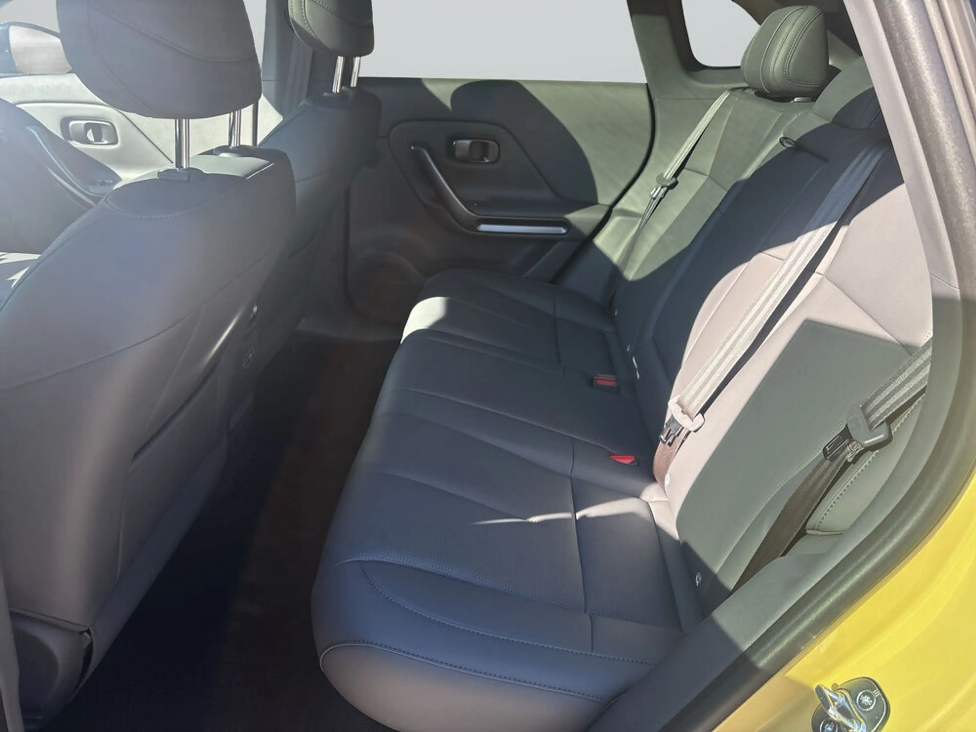 Leapmotor B05 B05 67,1kWh Design Pro Max — photo 11