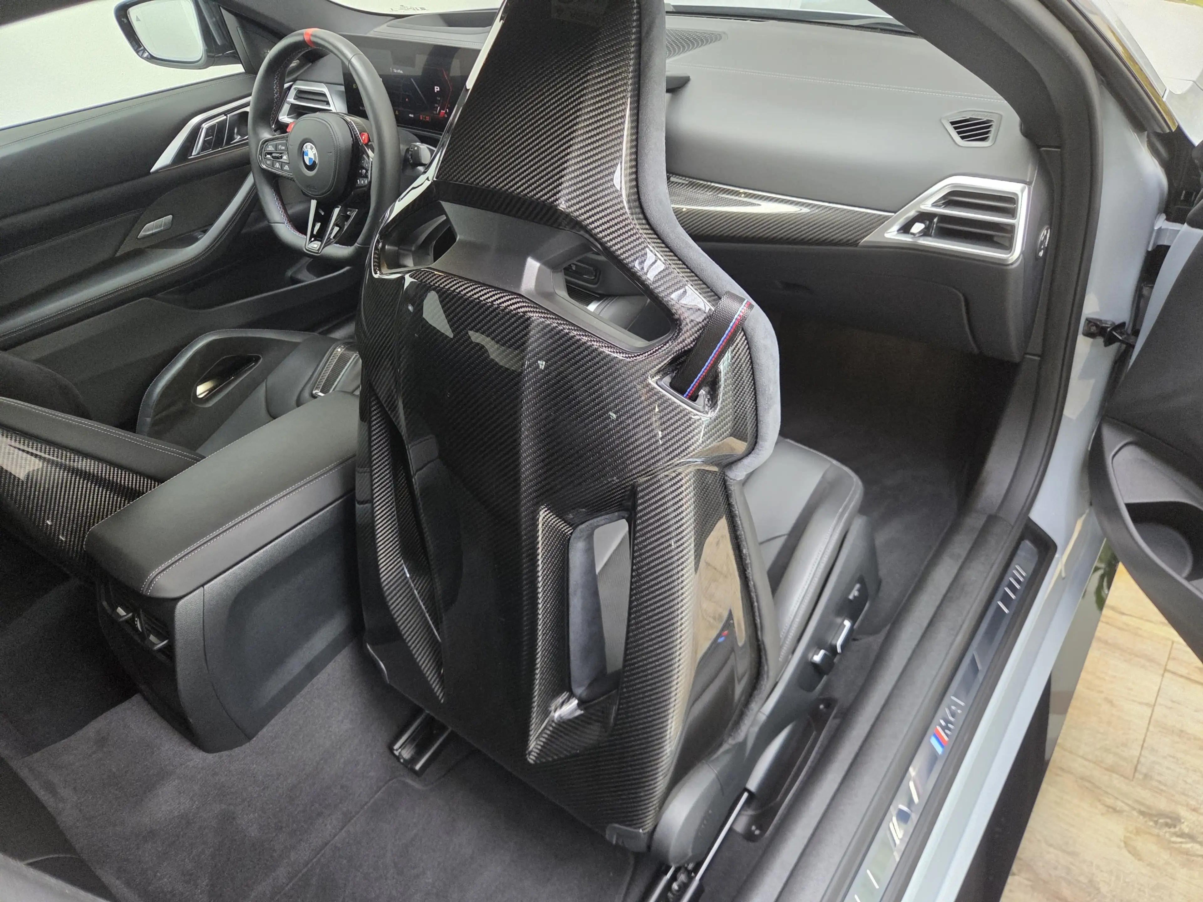 BMW M4 xDrive Comp. Schalensitze ACC 360° Carbon — photo 28