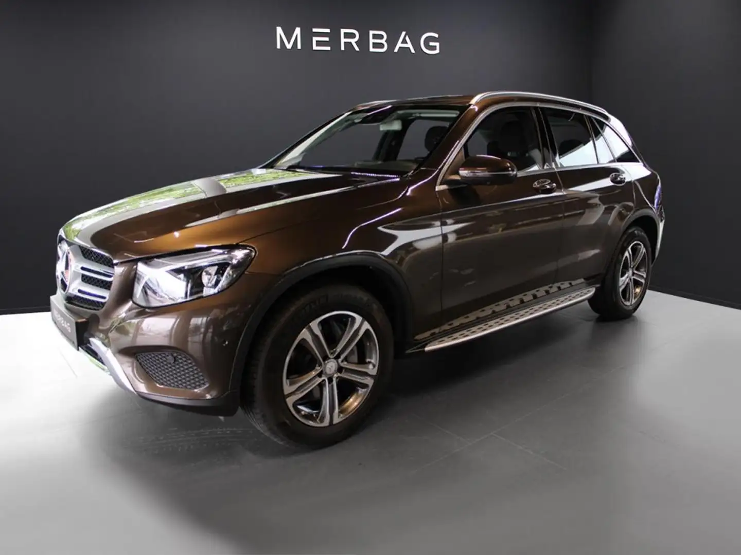 Mercedes-Benz GLC 250 d 4M *Off-Road Nav LED-ILS eHeck 360°Kam Hnědá - 2