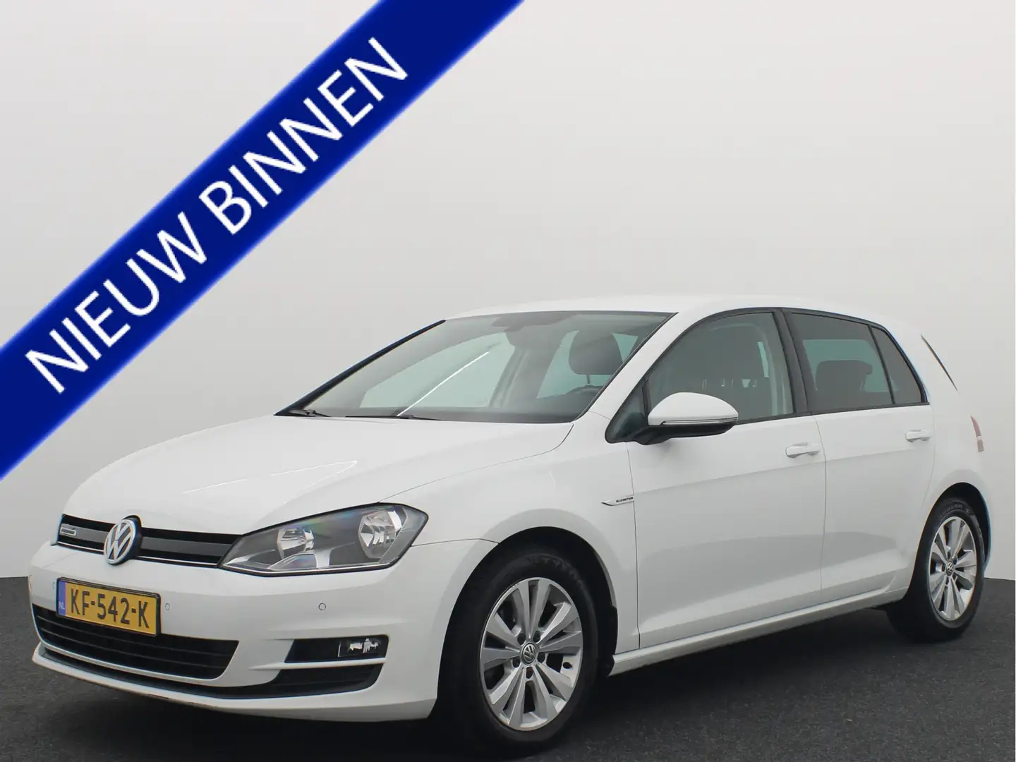 Volkswagen Golf 1.0 TSI Connected Series CARPLAY / DAB+ / NAVI / C Wit - 1