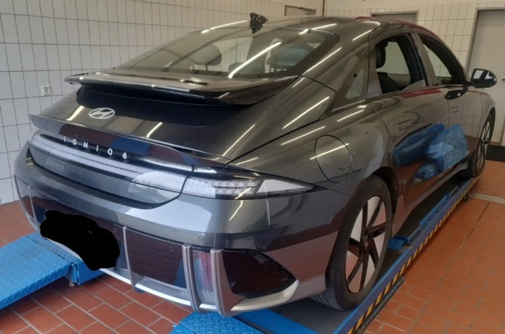 Hyundai IONIQ 6 Dynamiq*ACC*Totwinkelass*R.cam*SHZ*Navi Gris - 2