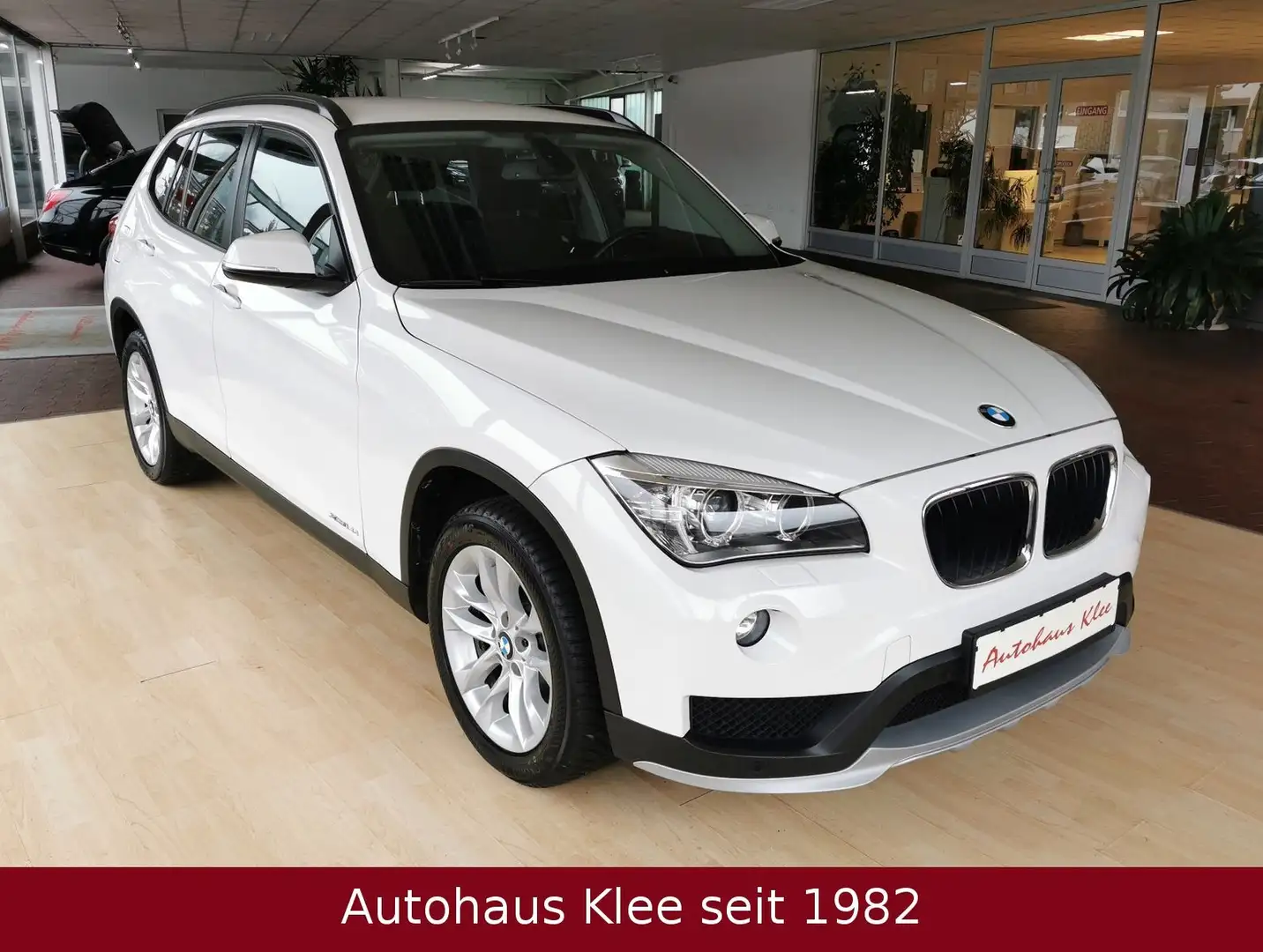 BMW X1 18 d xDrive (E84) *XENON*NAVI*AHK* Weiß - 1