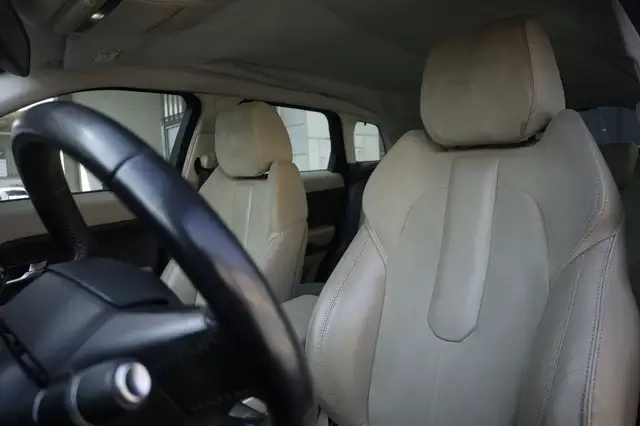 Land Rover Range Rover Evoque view 16