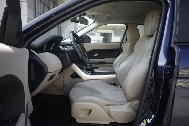 Land Rover Range Rover Evoque view 17