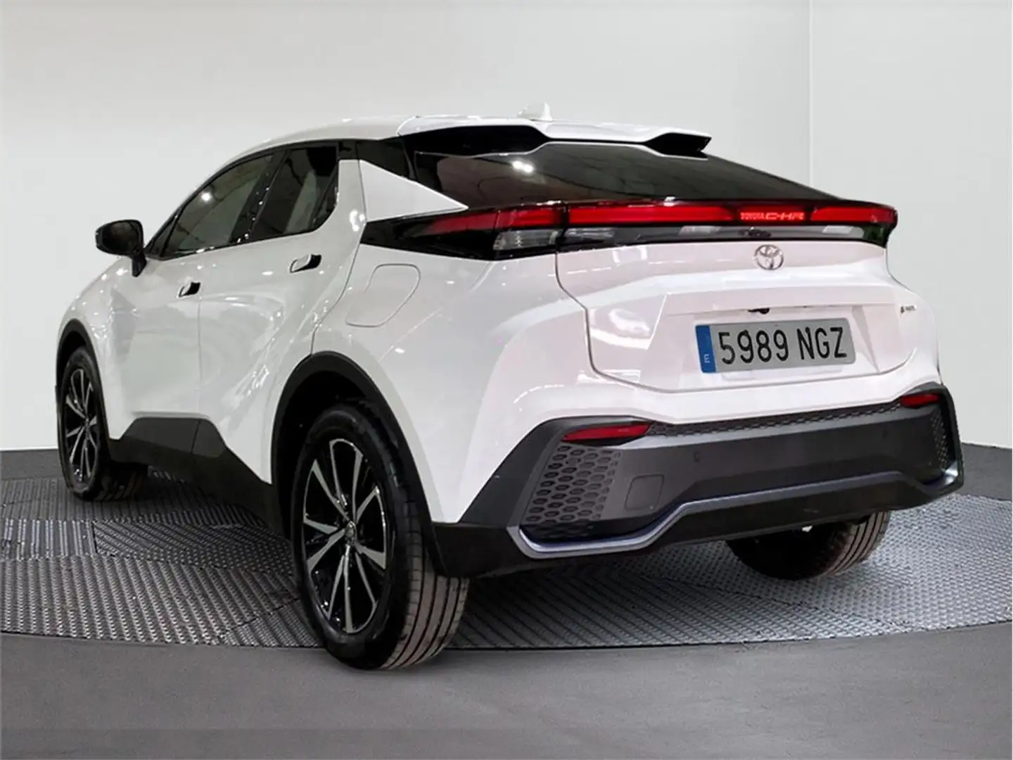 Toyota C-HR Advance Plug-in Hybrid 220 - 2