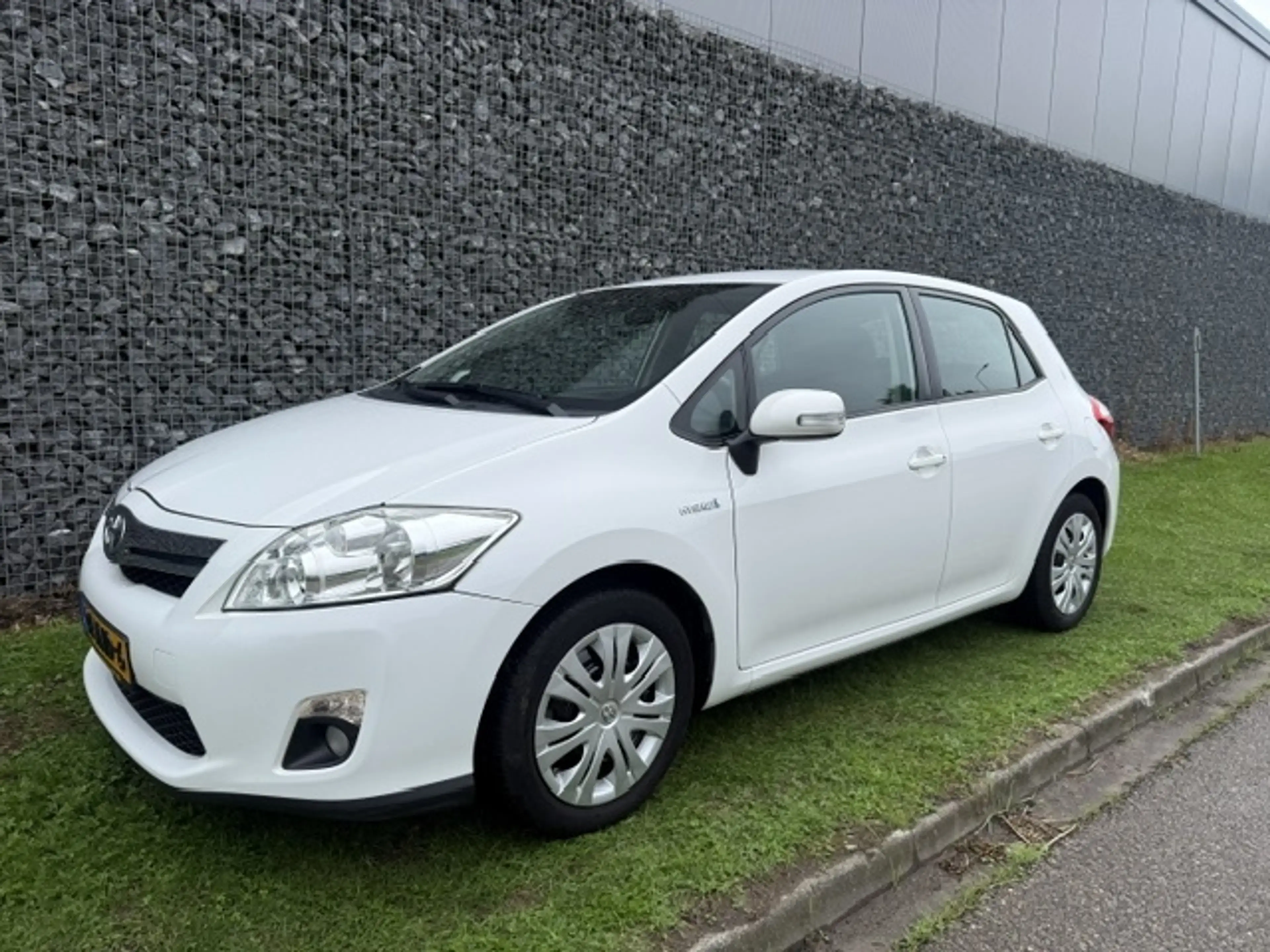 Toyota Auris 1.8 Full Hybrid Asp. Dealer onderhouden.