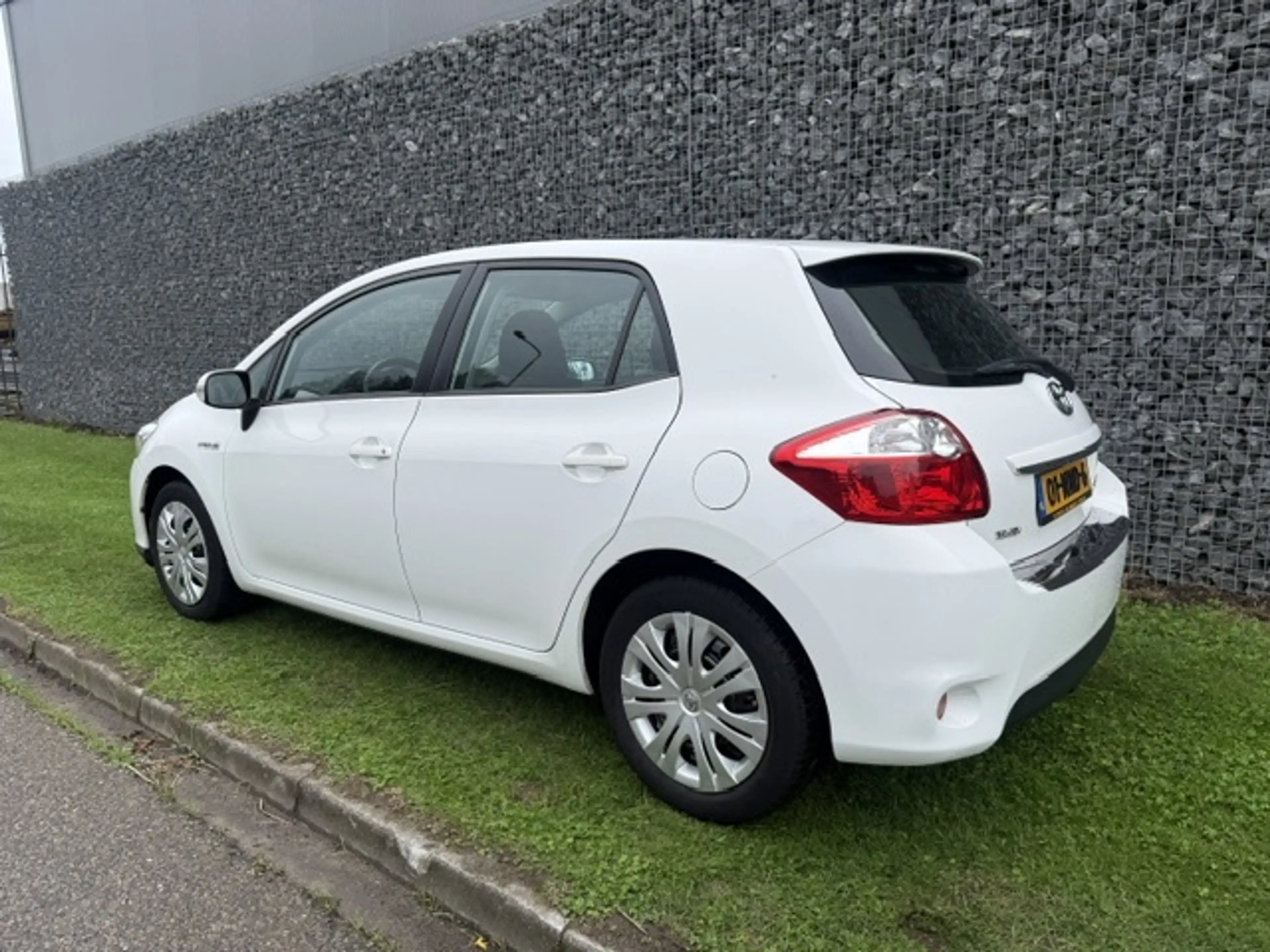 Toyota Auris 1.8 Full Hybrid Asp. Dealer onderhouden. — photo 2