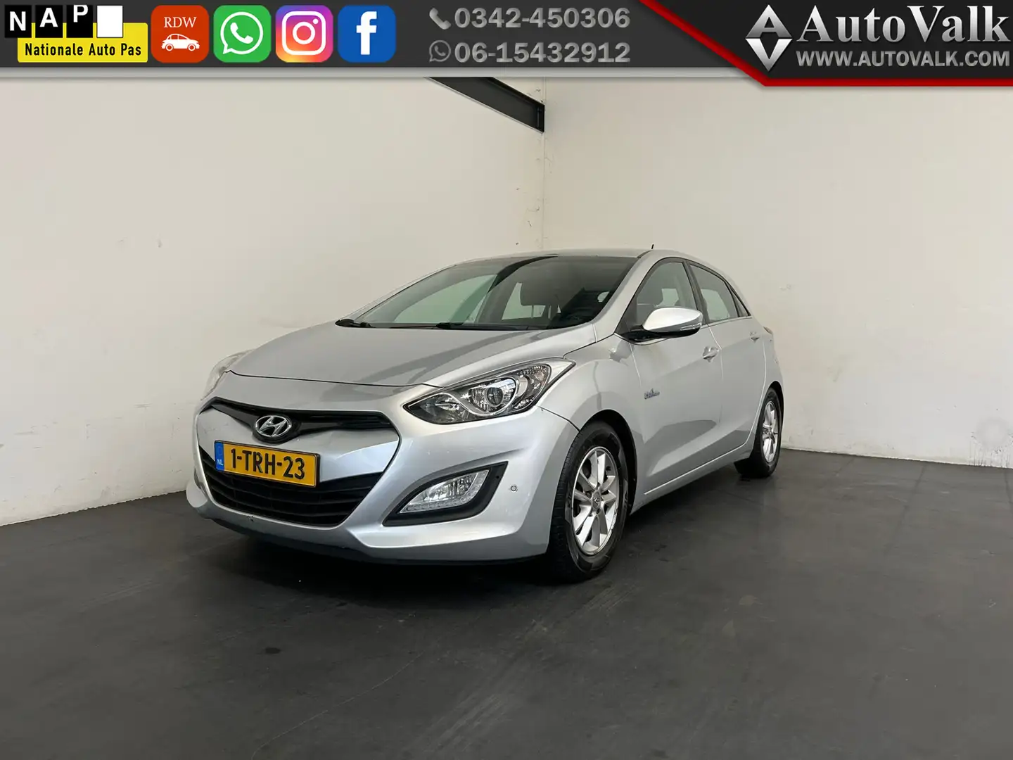 Hyundai i30 1.6 GDI i-Drive. Clima! Grijs - 1