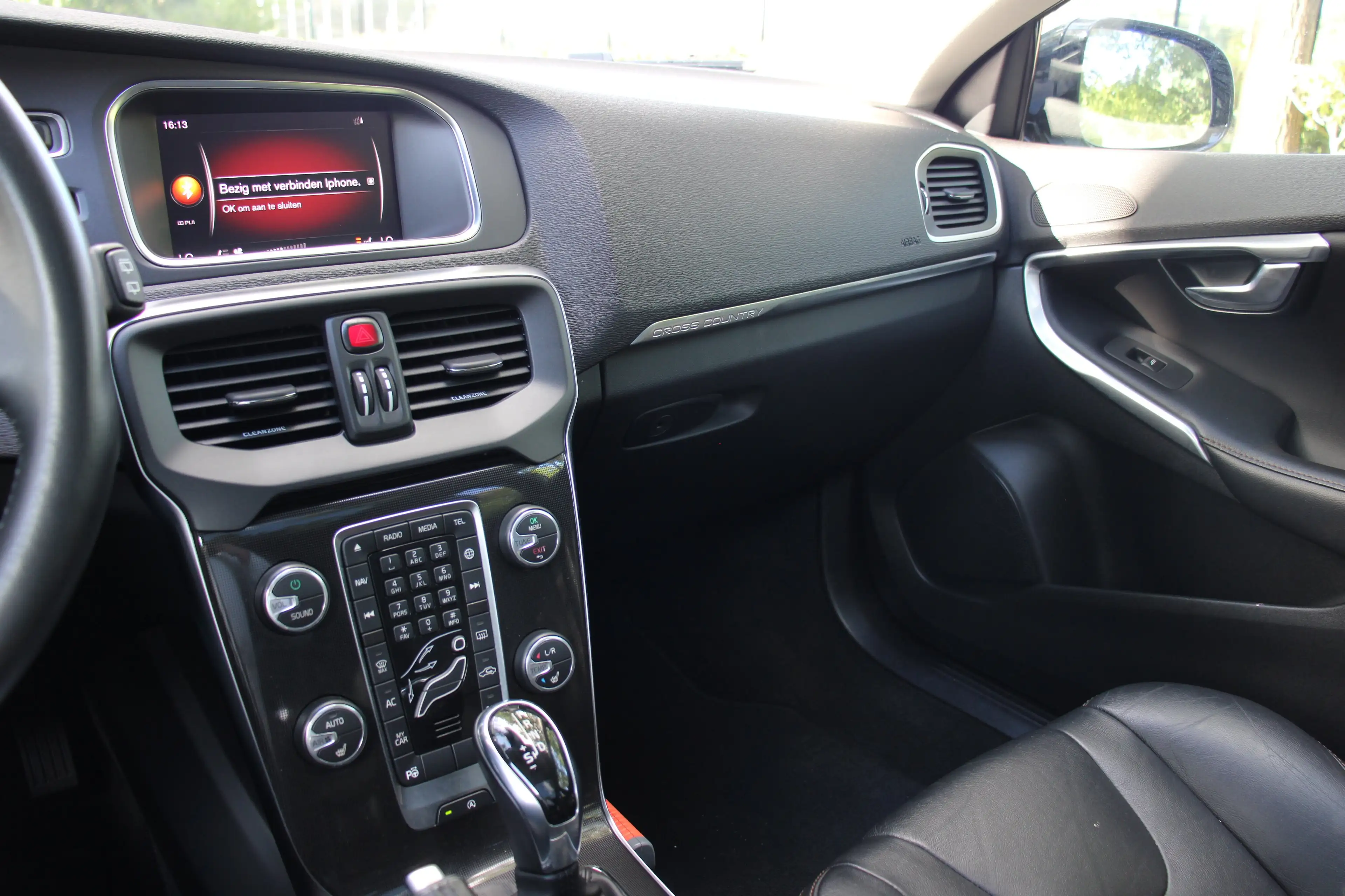 Volvo V40 Cross Country 1.5 T3 Polar+ Luxury AUTOMAAT | TREKHAAK | HARMAB/ — photo 25