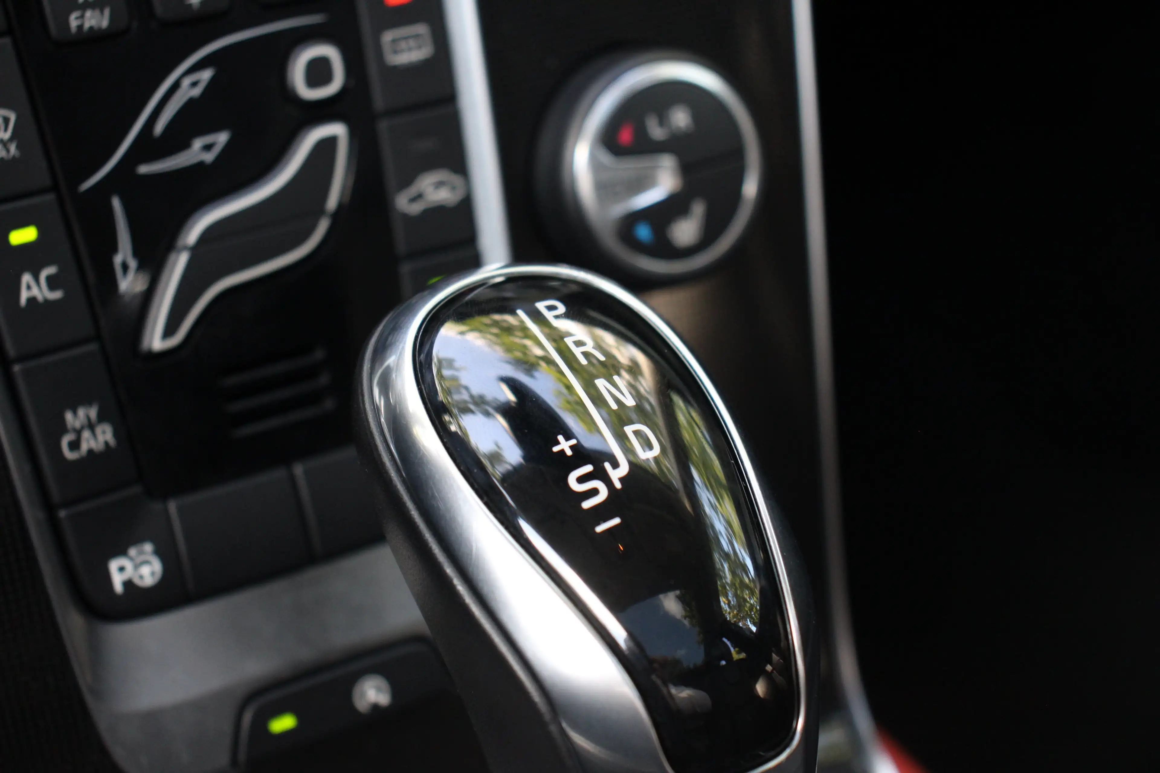 Volvo V40 Cross Country 1.5 T3 Polar+ Luxury AUTOMAAT | TREKHAAK | HARMAB/ — photo 23
