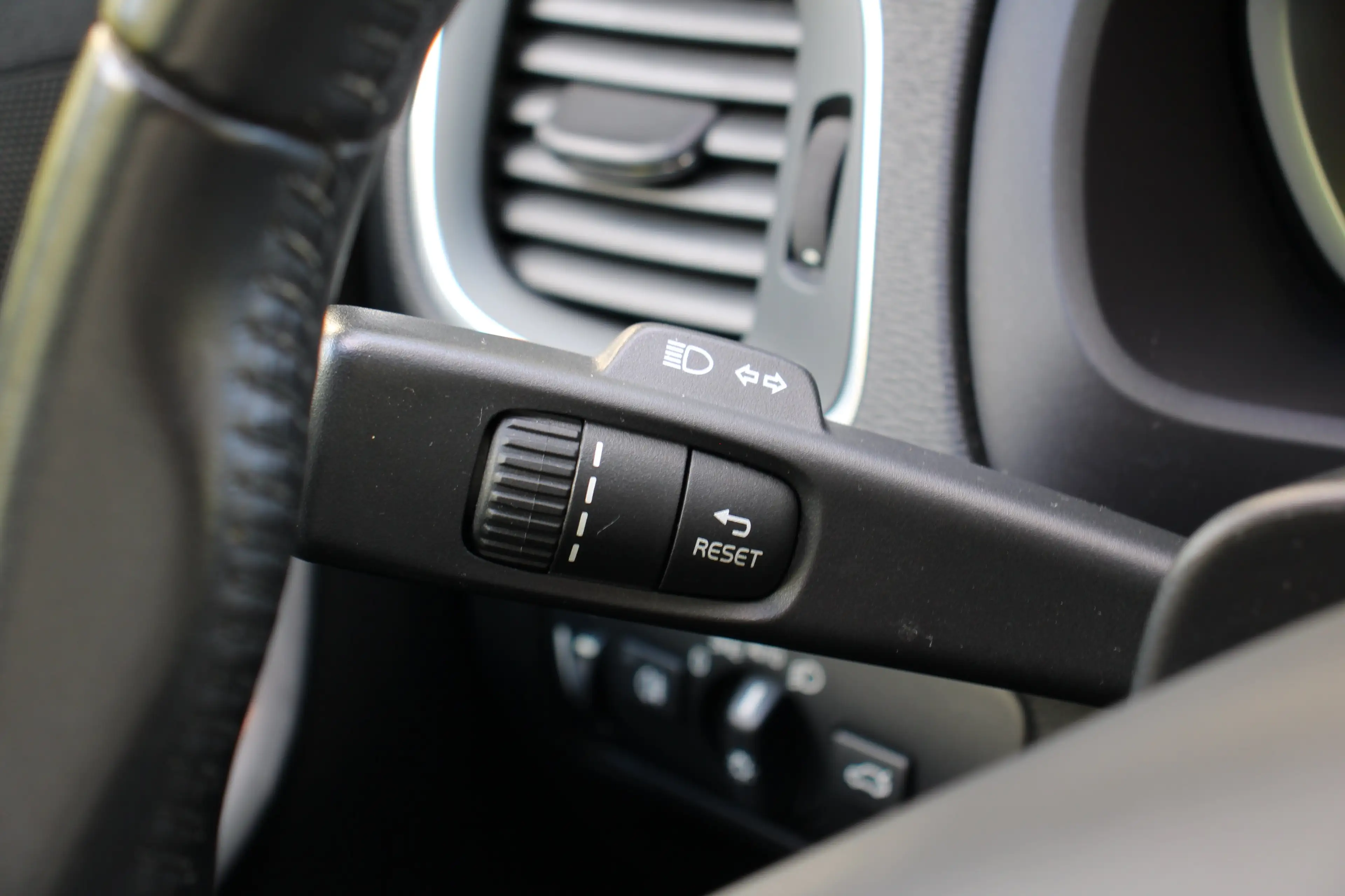 Volvo V40 Cross Country 1.5 T3 Polar+ Luxury AUTOMAAT | TREKHAAK | HARMAB/ — photo 17