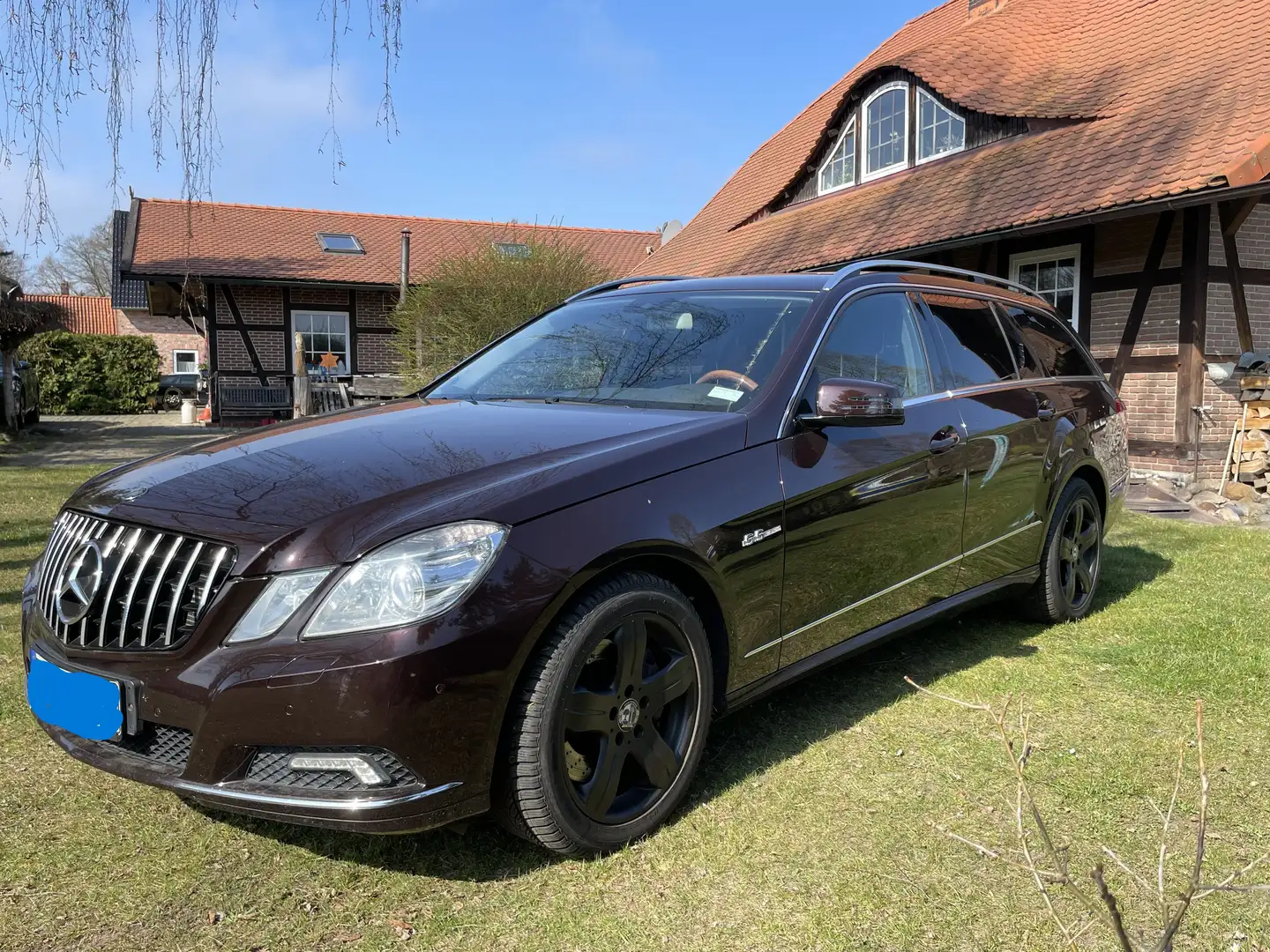 Mercedes-Benz E 500 E-Klasse T-Modell T 7G-TRONIC Elegance Hnědá - 1