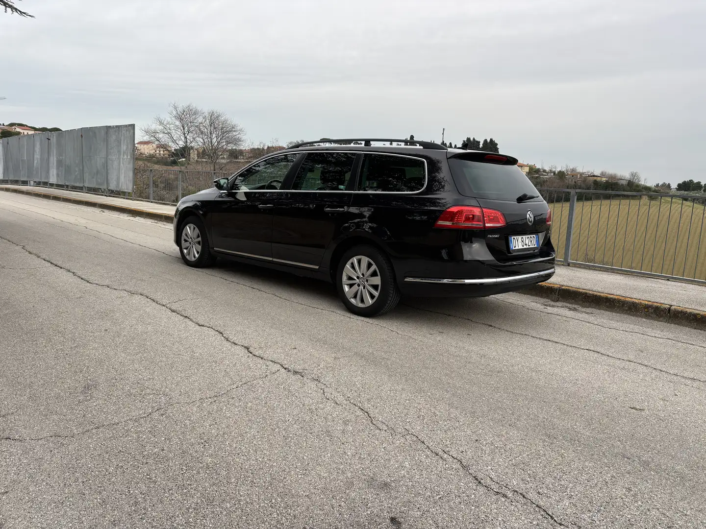 Volkswagen Passat Variant 1.4 tsi Comfortline ecofuel dsg - 2