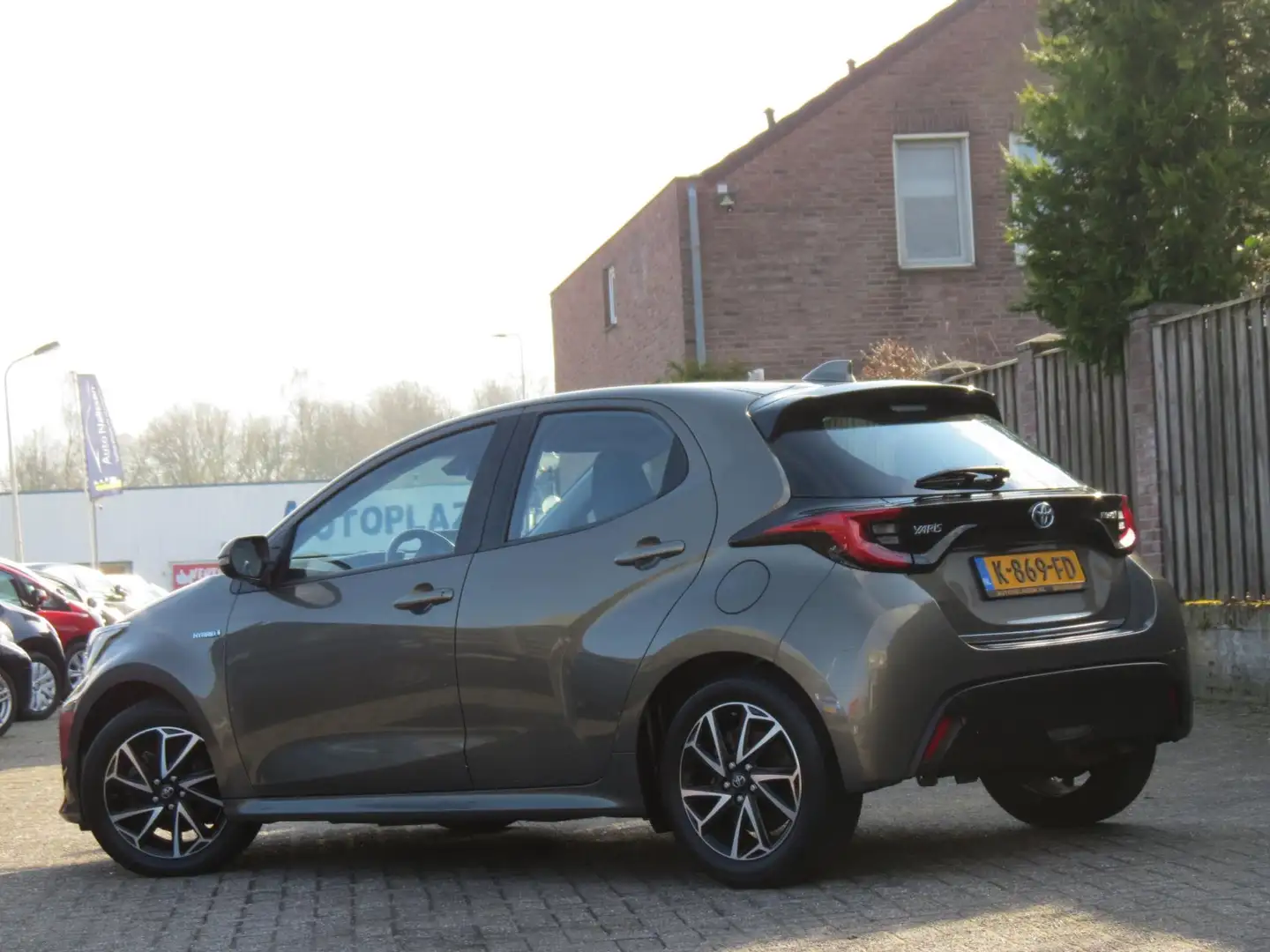 Toyota Yaris 1.5 Hybrid Dynamic | 1e EIGENAAR | DEALER ONDERHOU Marrón - 2