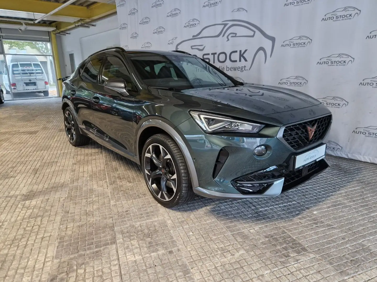 CUPRA Formentor VZ 1.4 e-HYBRID DSG ACC Navi PDC Leder Grün - 1