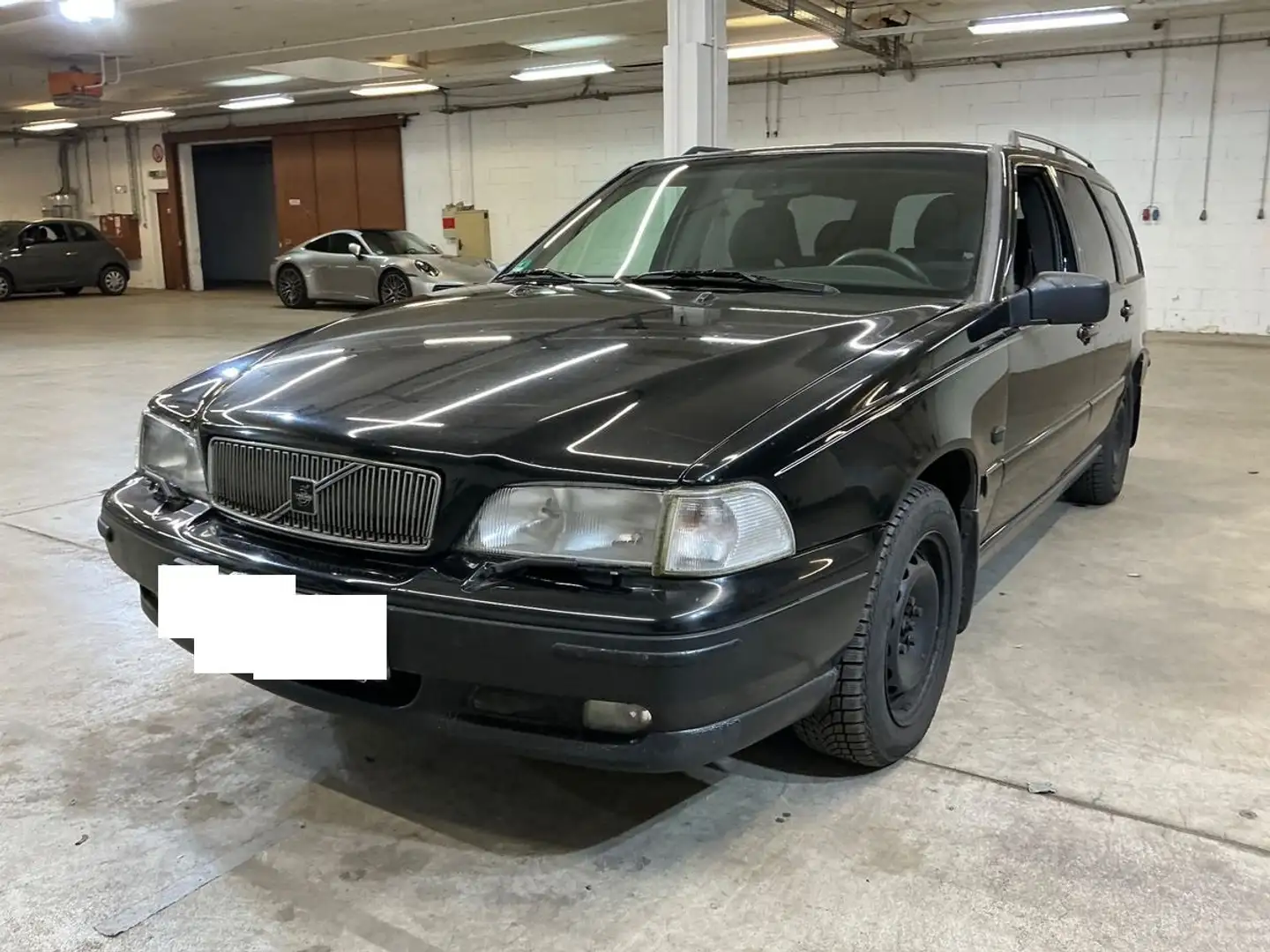 Volvo V70 2.5 5 Zylinder Klima/Teil-Leder/LM+M&S/TÜV NEU Schwarz - 1
